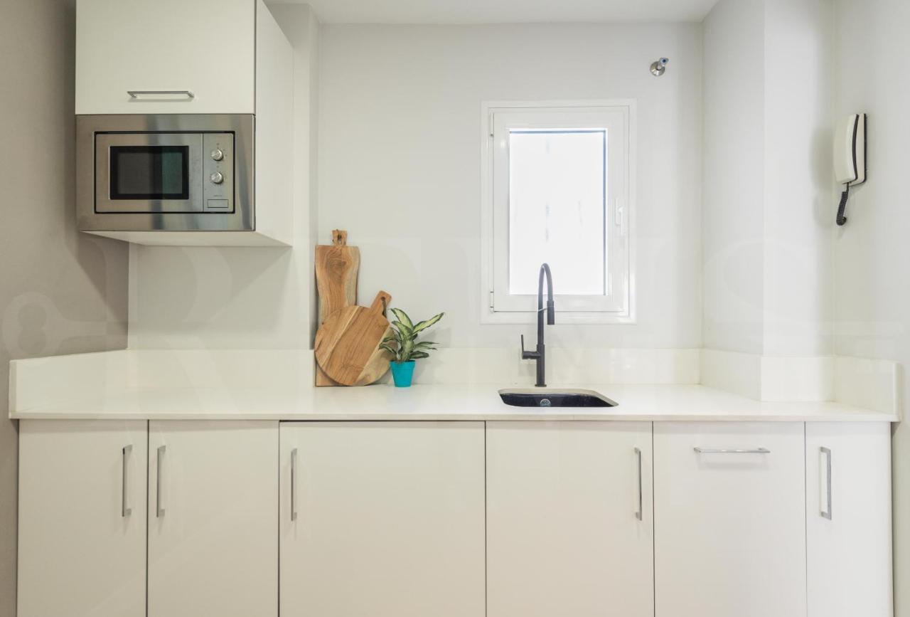 Sunny & Modern Apartment - Center By Rems Malaga Bagian luar foto