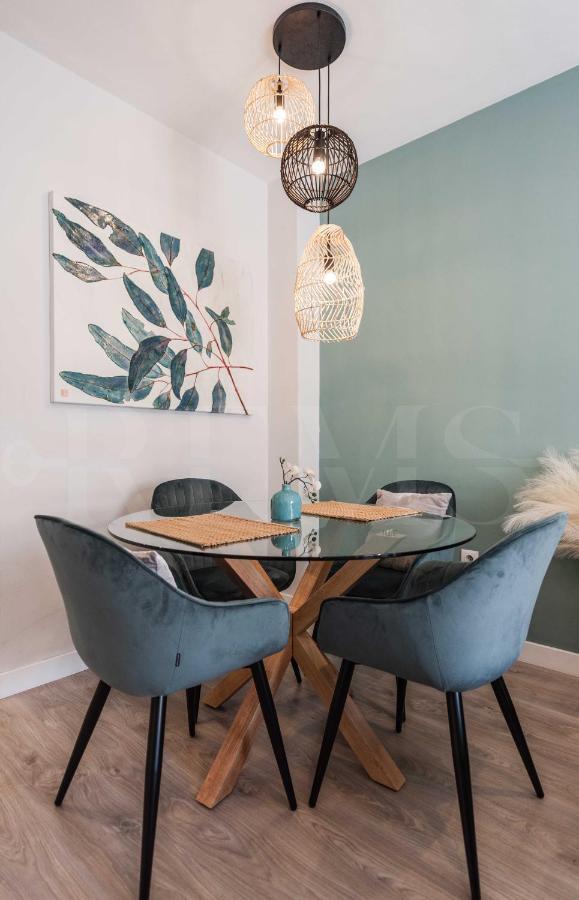 Sunny & Modern Apartment - Center By Rems Malaga Bagian luar foto
