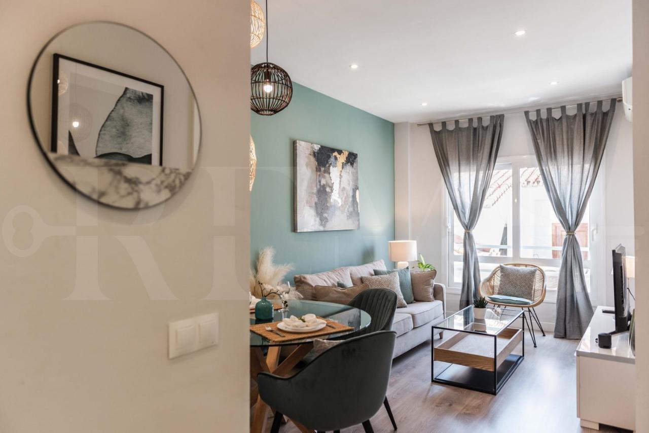 Sunny & Modern Apartment - Center By Rems Malaga Bagian luar foto